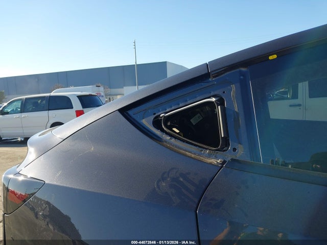 7SAYGDEE4TF515067 Tesla Model Y Long Range Launch Series/premium All-wheel Drive