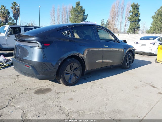 7SAYGDEE4TF515067 Tesla Model Y Long Range Launch Series/premium All-wheel Drive