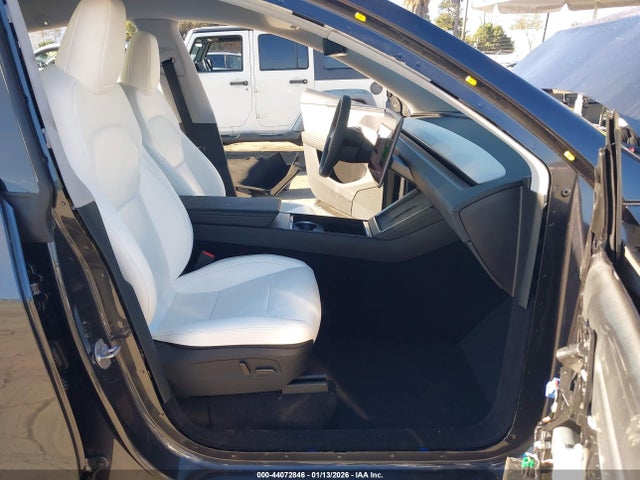 7SAYGDEE4TF515067 Tesla Model Y Long Range Launch Series/premium All-wheel Drive