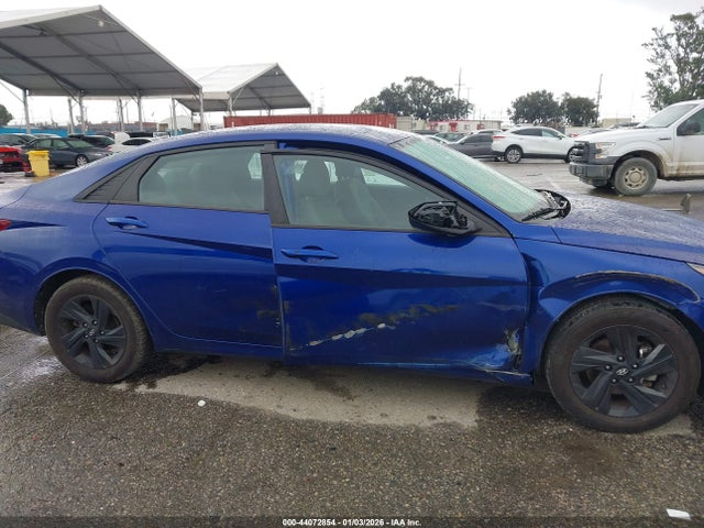 5NPLS4AG0MH035964 Hyundai ELANTRA SEL