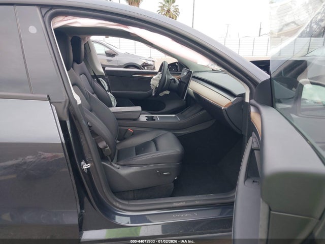 2024 TESLA MODEL Y 7SAYGDEEXRF066860 Photo 4
