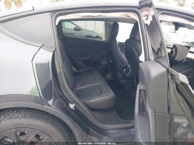 2024 TESLA MODEL Y 7SAYGDEEXRF066860 Photo 7