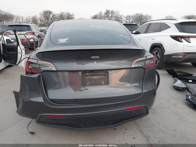 Продажа на аукционе авто 2022 Tesla Model Y Performance Dual Motor All-wheel Drive, vin: 7SAYGDEF6NF513560, номер лота: 44072925