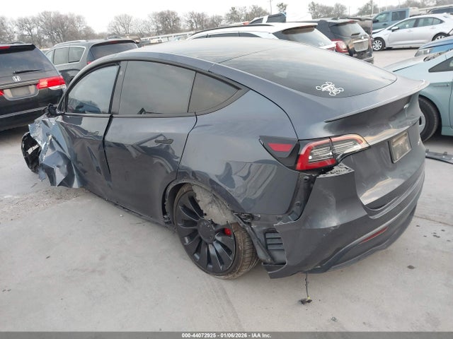 2022 TESLA MODEL Y 7SAYGDEF6NF513560 Photo 2