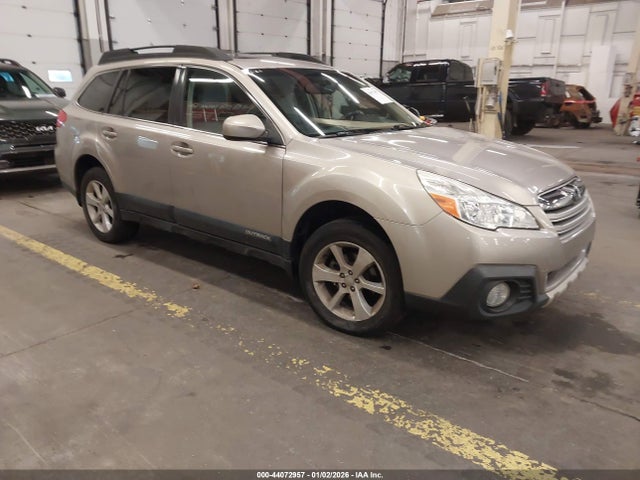 Subaru Outback 2.5i Premium 2014 4S4BRBDC8E3225377 Image 1