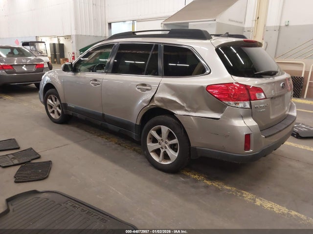 Subaru Outback 2.5i Premium 2014 4S4BRBDC8E3225377 Image 3