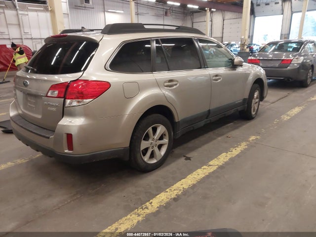 Subaru Outback 2.5i Premium 2014 4S4BRBDC8E3225377 Image 4