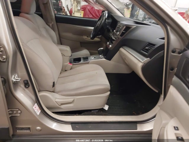 Subaru Outback 2.5i Premium 2014 4S4BRBDC8E3225377 Image 5