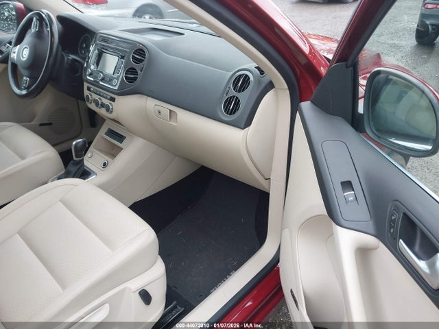 WVGBV3AX8EW068702 Volkswagen Tiguan Sel