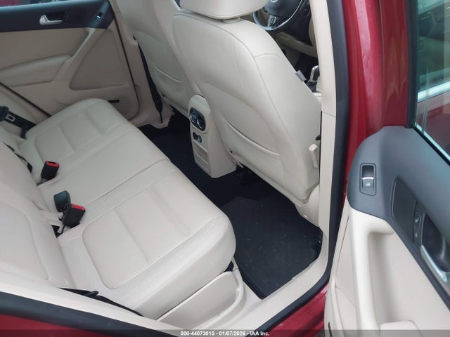 WVGBV3AX8EW068702 Volkswagen Tiguan Sel