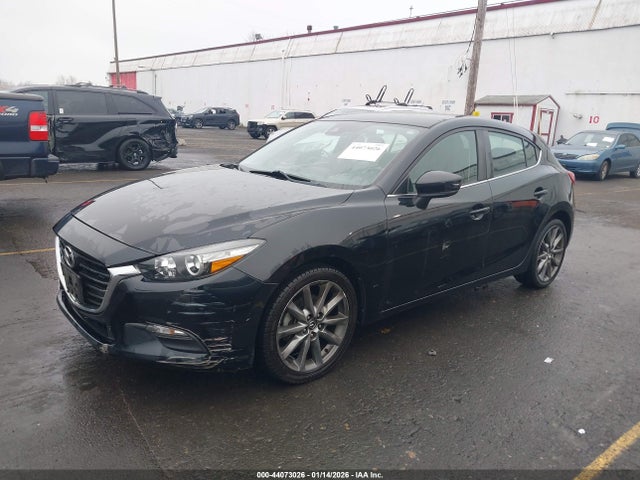 3MZBN1L32JM257727 Mazda Mazda3 Touring