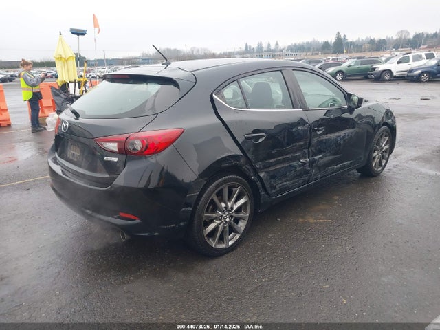 3MZBN1L32JM257727 Mazda Mazda3 Touring