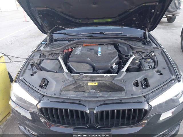 WBAJA9C01LCE53807 BMW 530e Iperformance