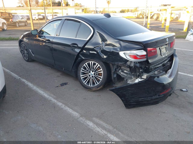 WBAJA9C01LCE53807 BMW 530e Iperformance