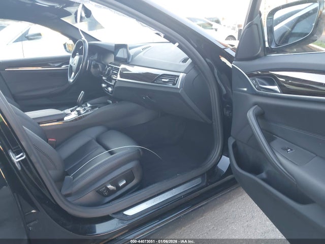 WBAJA9C01LCE53807 BMW 530e Iperformance