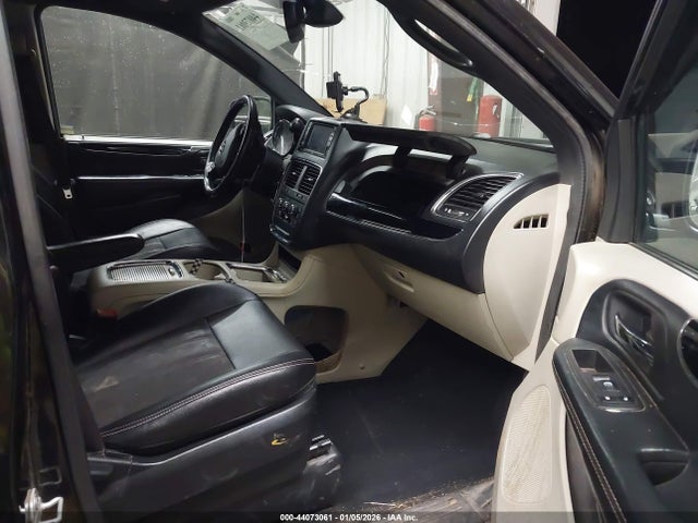2C4RDGCG9KR747800 Dodge Grand Caravan Sxt