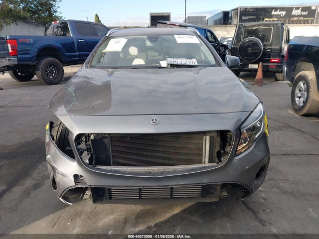 WDCTG4GB7KJ617586 Mercedes-Benz Gla 250 4matic