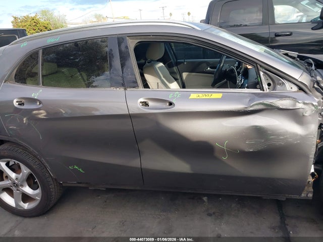 WDCTG4GB7KJ617586 Mercedes-Benz Gla 250 4matic