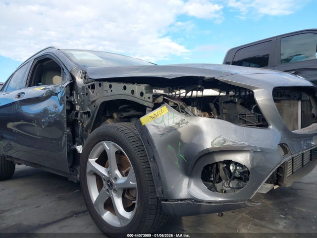 WDCTG4GB7KJ617586 Mercedes-Benz Gla 250 4matic