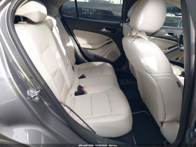 WDCTG4GB7KJ617586 Mercedes-Benz Gla 250 4matic