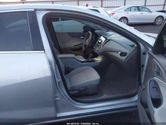 1G1ZC5ST8LF107861 Chevrolet Malibu Fwd 1fl