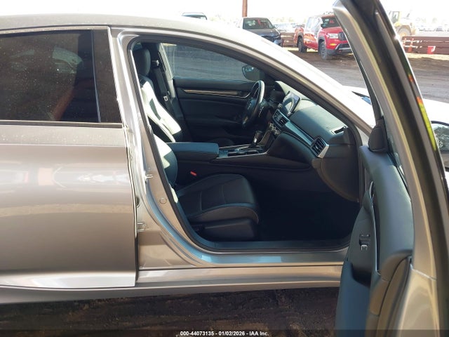 1HGCV1F3XJA266886 Honda Accord Sport