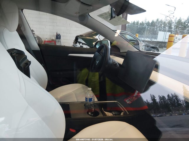 2022 TESLA MODEL 3 5YJ3E1EB0NF255318 Photo 4