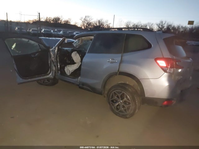 Subaru Forester Premium 2019 JF2SKAGC7KH472310 Image 3