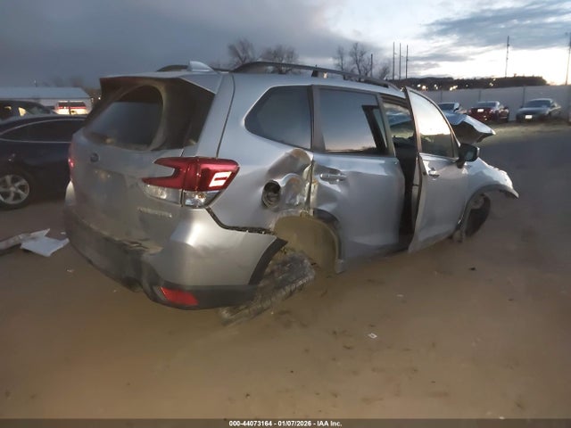 Subaru Forester Premium 2019 JF2SKAGC7KH472310 Image 4