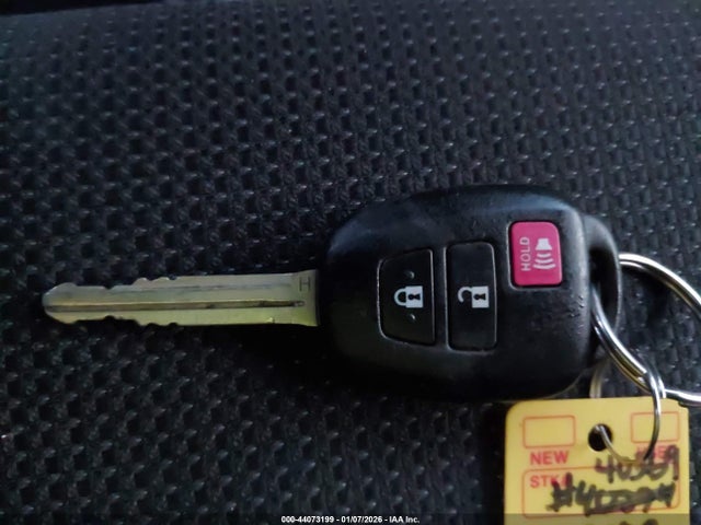 JTMWFREV9JJ169494 Toyota Rav4 Xle