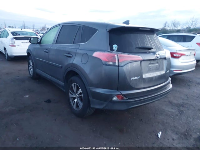 JTMWFREV9JJ169494 Toyota Rav4 Xle