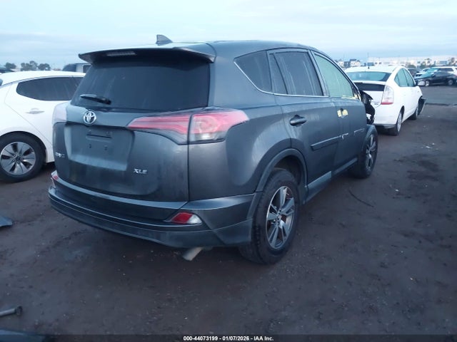 JTMWFREV9JJ169494 Toyota Rav4 Xle