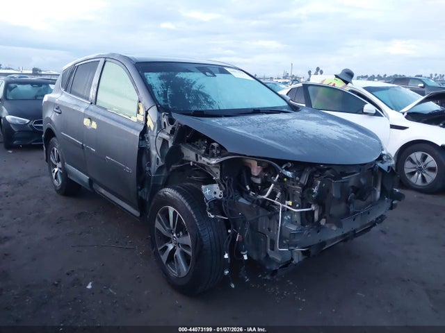 JTMWFREV9JJ169494 Toyota Rav4 Xle