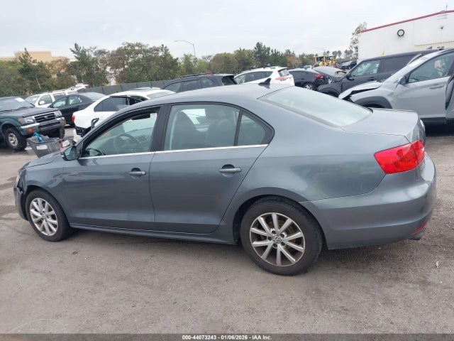 3VWD17AJ4EM285303 Volkswagen Jetta 1.8t Se
