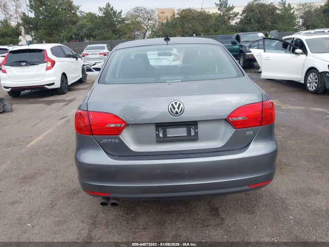 3VWD17AJ4EM285303 Volkswagen Jetta 1.8t Se