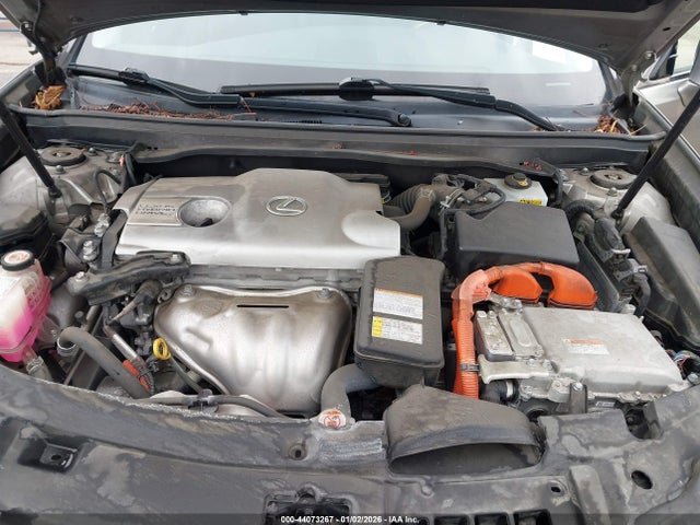 JTHBW1GG9H2138795 Lexus ES 300H