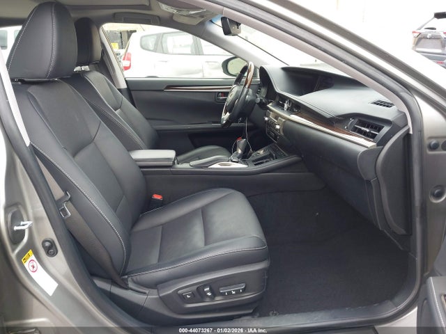 JTHBW1GG9H2138795 Lexus ES 300H