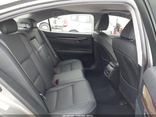JTHBW1GG9H2138795 Lexus ES 300H