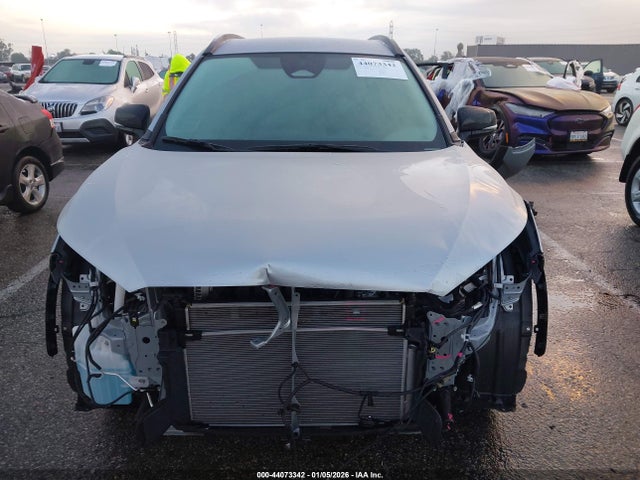 7MUEAABG1SV144472 Toyota Corolla Cross Xle