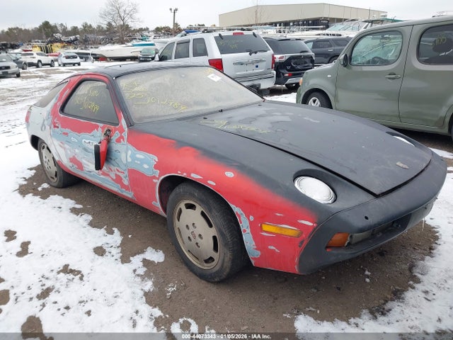 1984 PORSCHE 928 WP00A0926ES821326