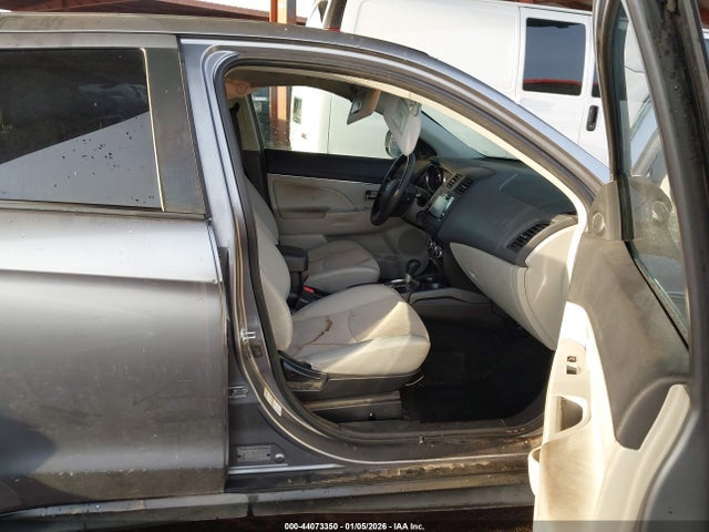 2017 MITSUBISHI OUTLANDER SPORT JA4AP3AW8HZ034225 Photo 4