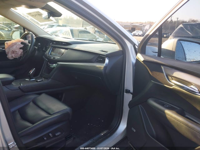 2017 CADILLAC XT5 1GYKNBRS0HZ103754 Photo 4