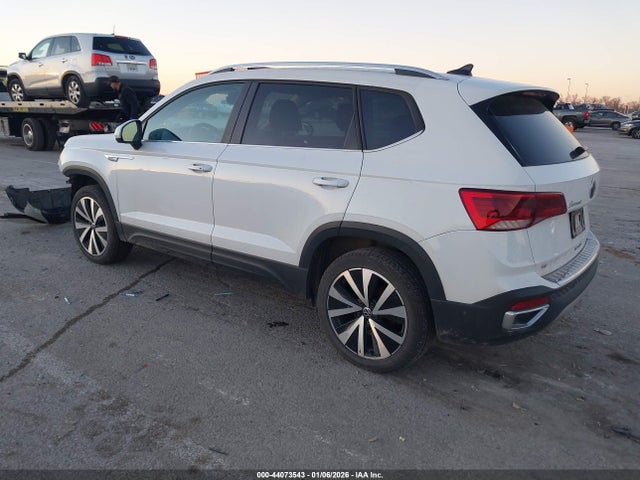 2023 VOLKSWAGEN TAOS 3VVSX7B2XPM354077 Photo 2