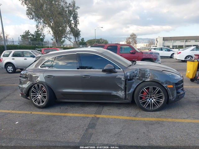 Porsche Macan Turbo 2015 WP1AF2A58FLB48525 Image 13