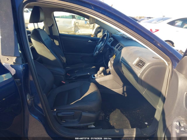 44073716 :رقم المزاد ، 3VWDX7AJ6BM010963 vin ، 2011 Volkswagen Jetta 2.5l Se مزاد بيع