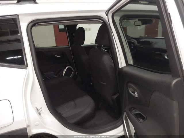 ZACCJBBB6JPG74525 Jeep Renegade Latitude 4x4