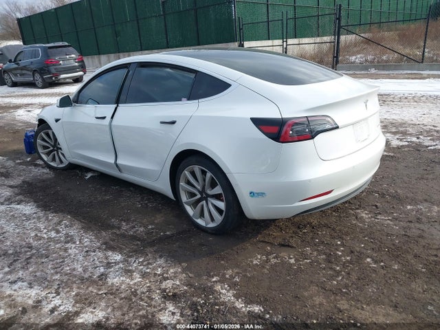 2018 TESLA MODEL 3 5YJ3E1EB5JF066786 Photo 2