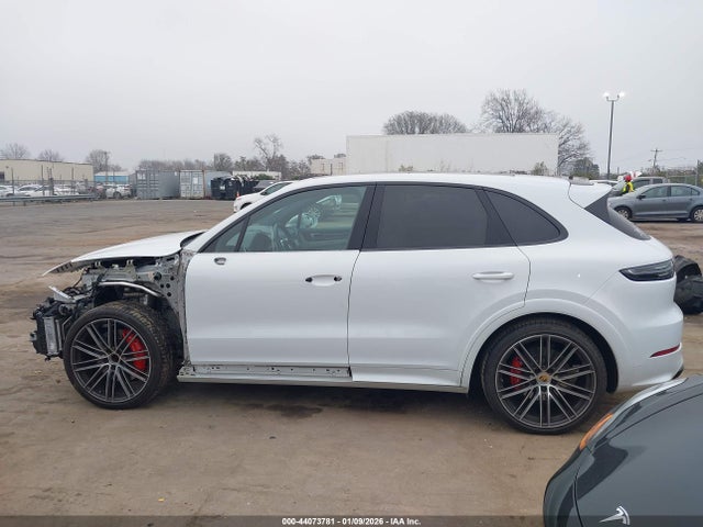 WP1AG2AY4NDA38684 Porsche Cayenne Gts