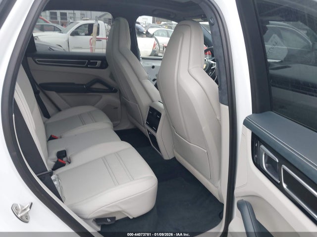 2022 PORSCHE CAYENNE WP1AG2AY4NDA38684 Photo 7