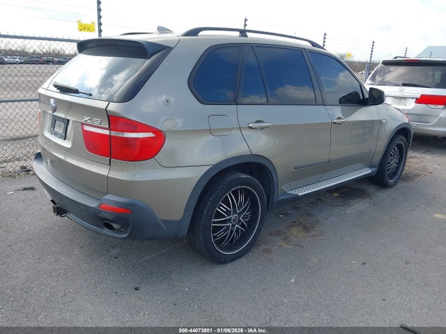 2010 BMW X5 5UXFE4C56AL278068 Photo 3
